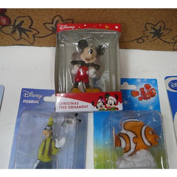 Disney Figurines 16 NIB - Picture 6 of 6